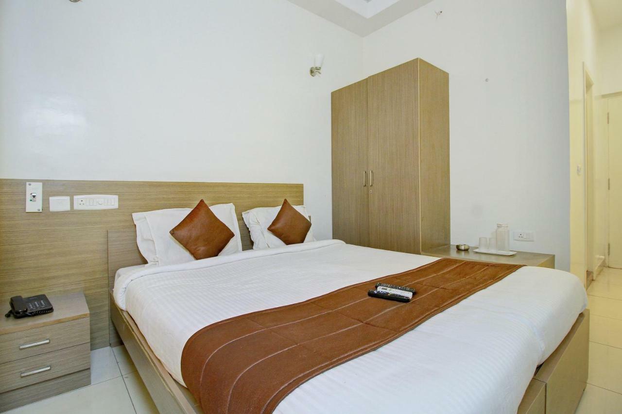 Отель Oyo 3547 Raj Guru Residency Ченнаи Экстерьер фото